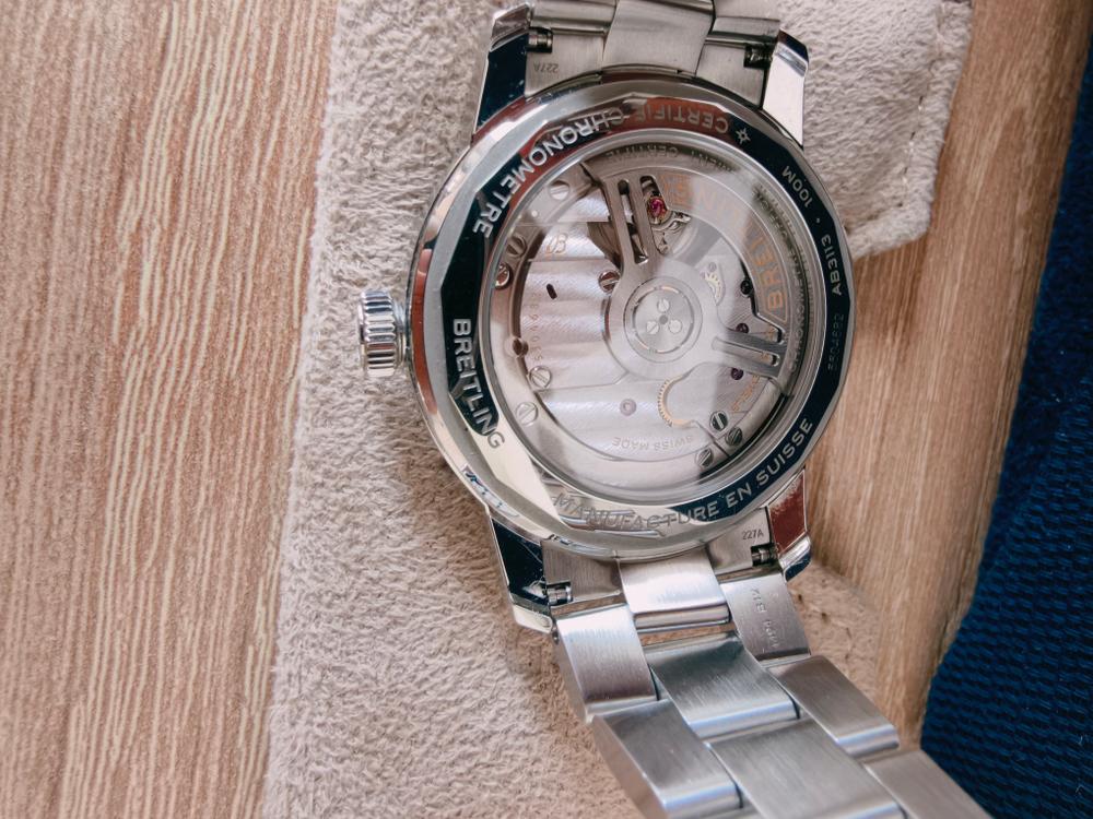 Breitling Top time b31 — foto