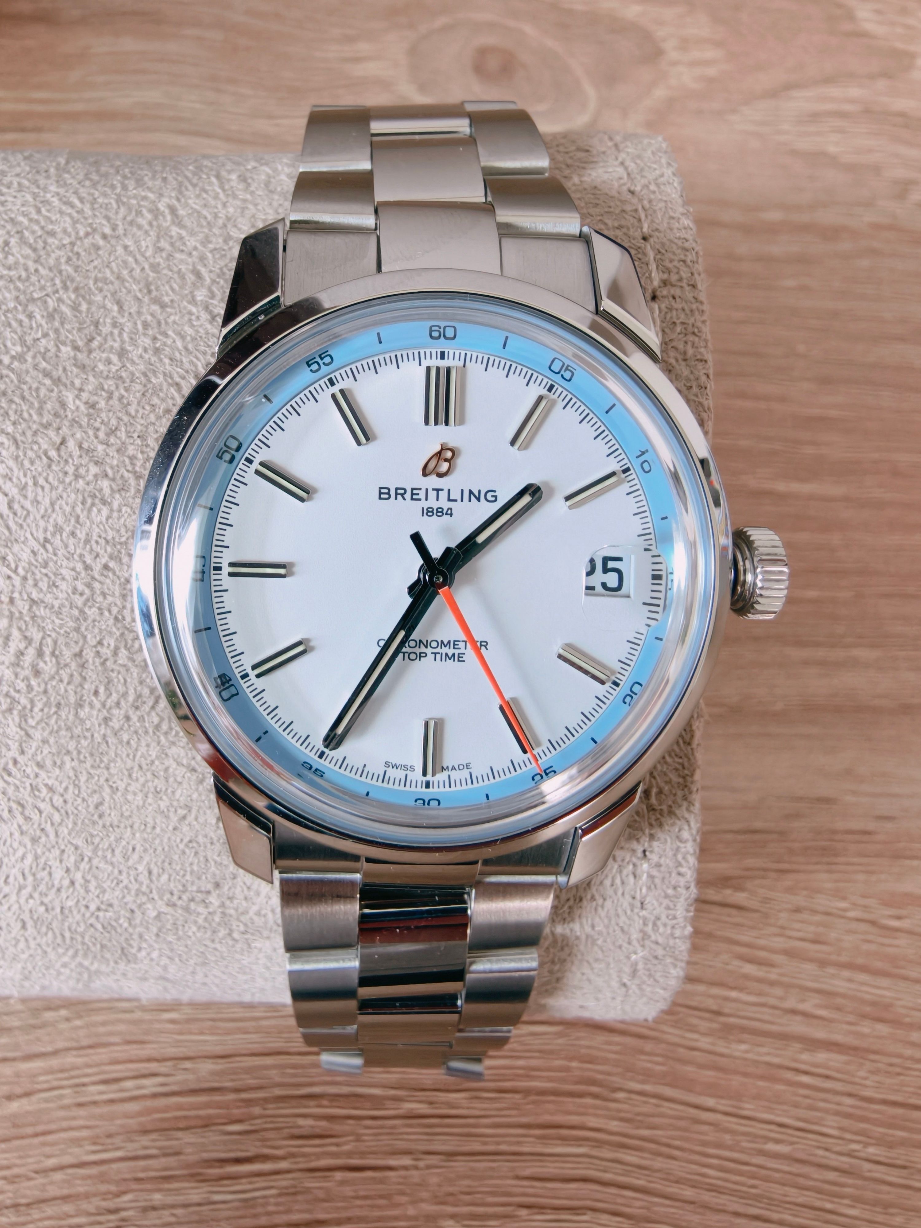Breitling Top time b31 — foto
