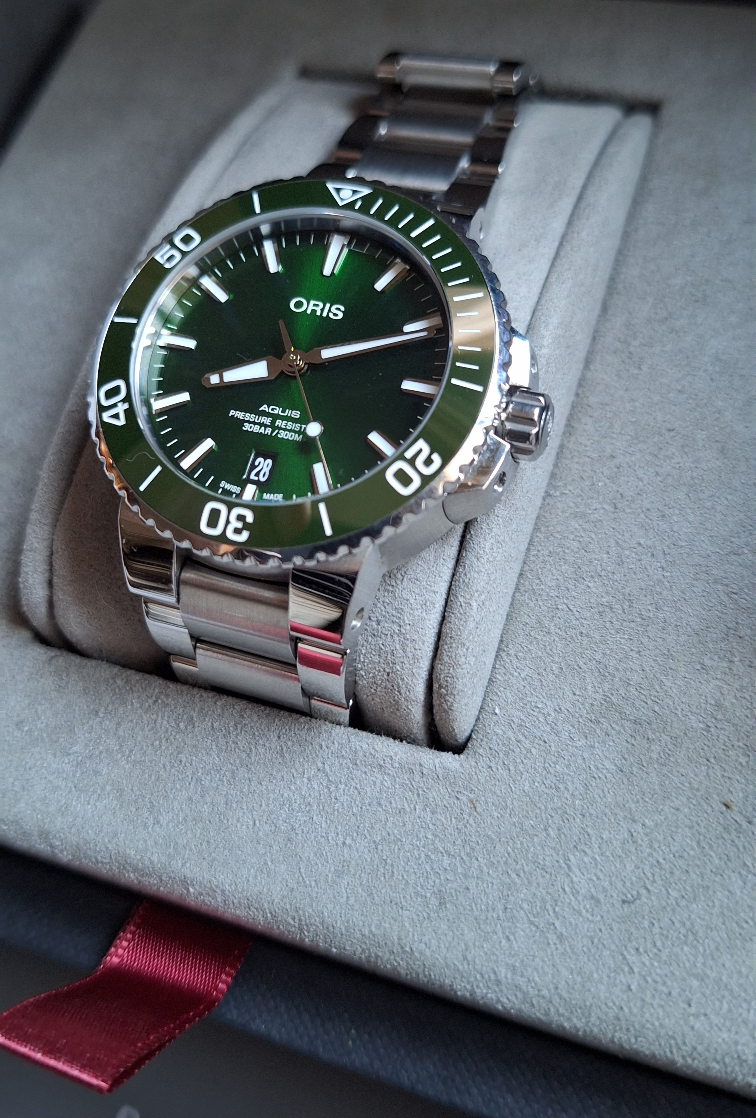 Oris Aquis Date — foto