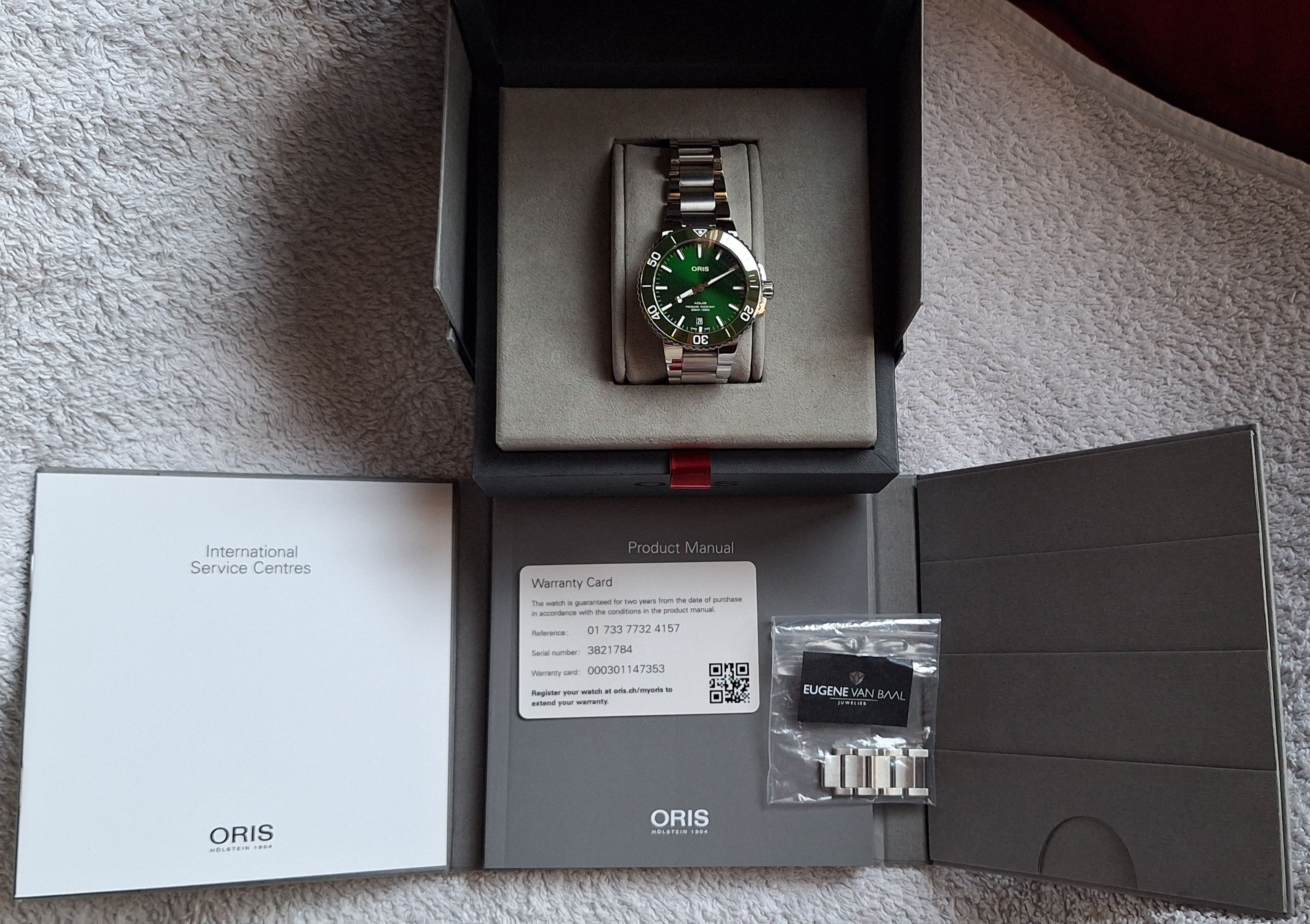 Oris Aquis Date — foto