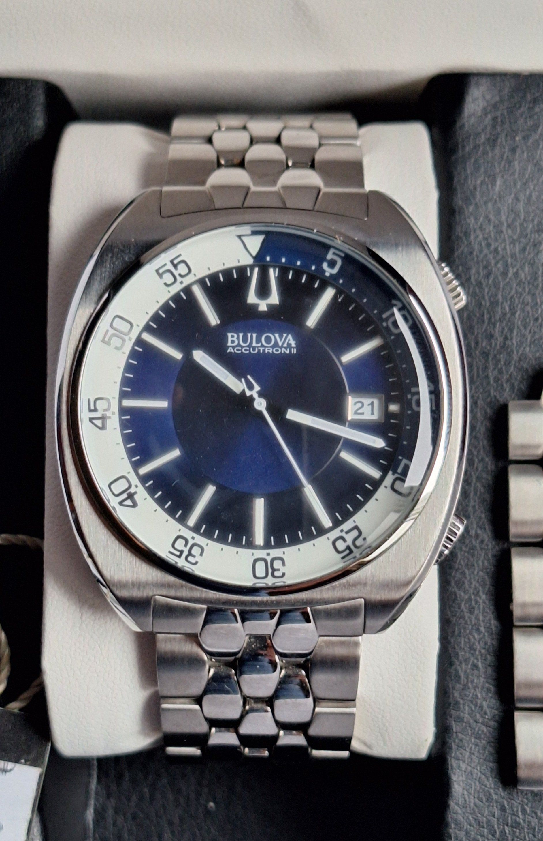 Bulova Accutron Snorkel II