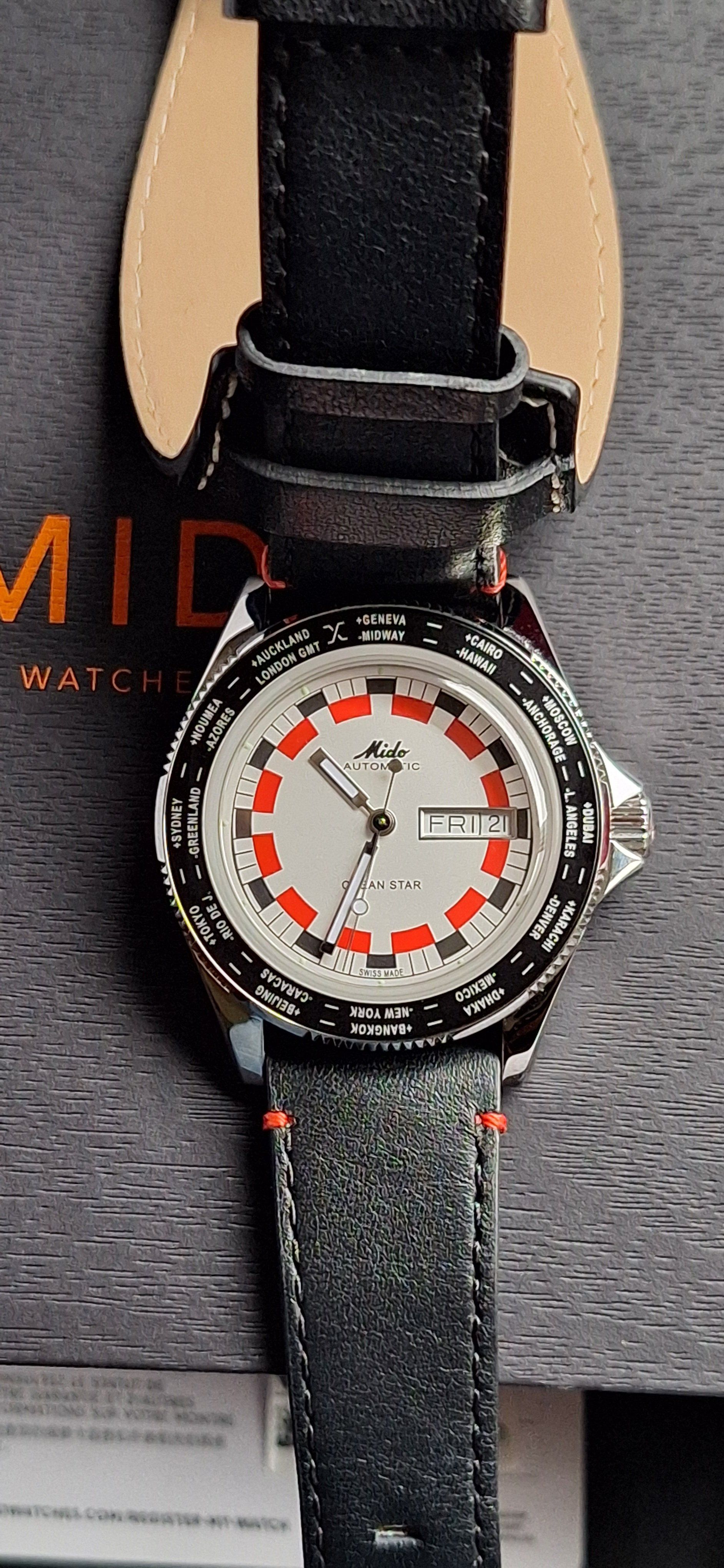 Mido ocean star worldtimer — foto