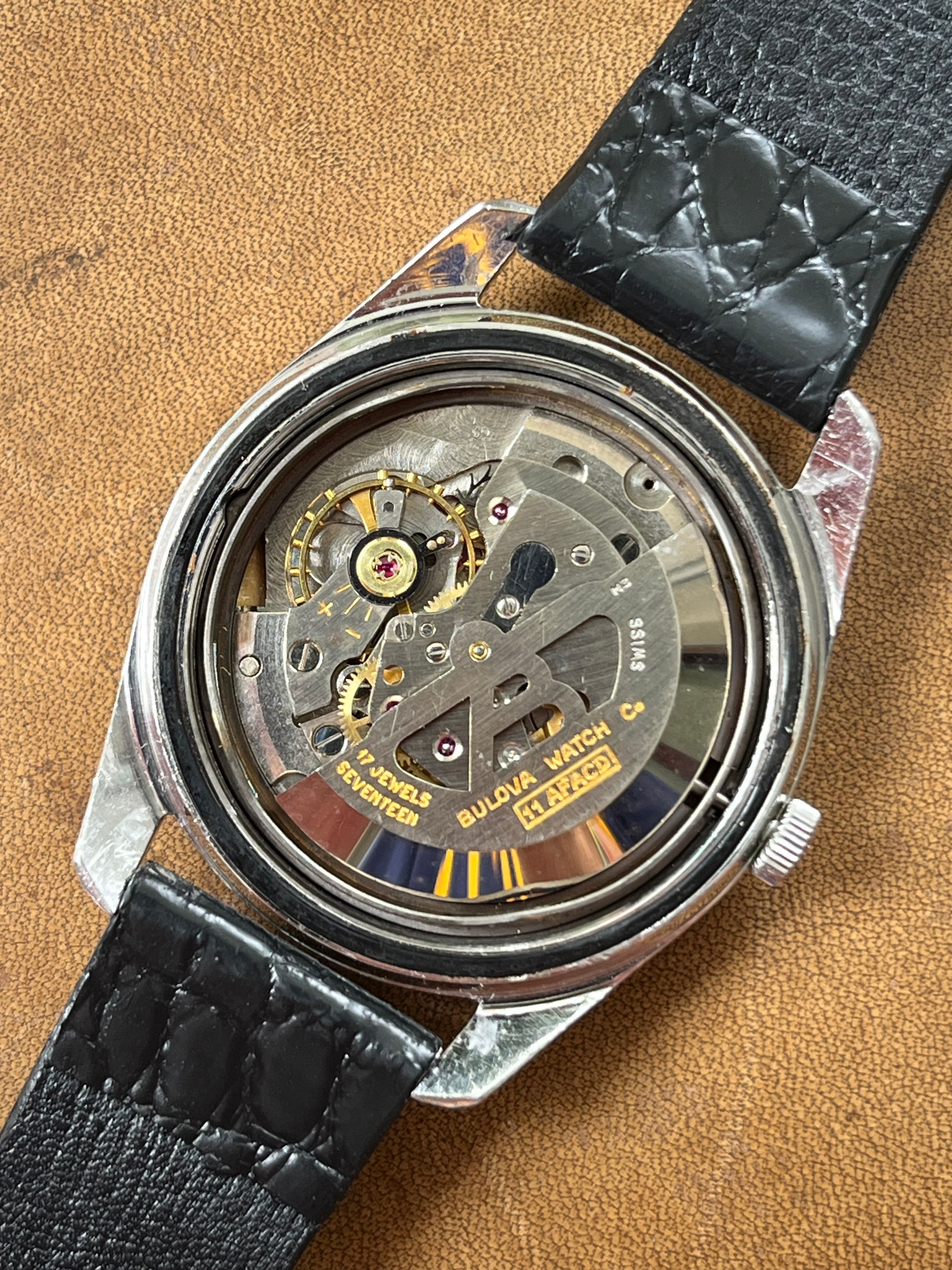 Bulova Automatic — foto
