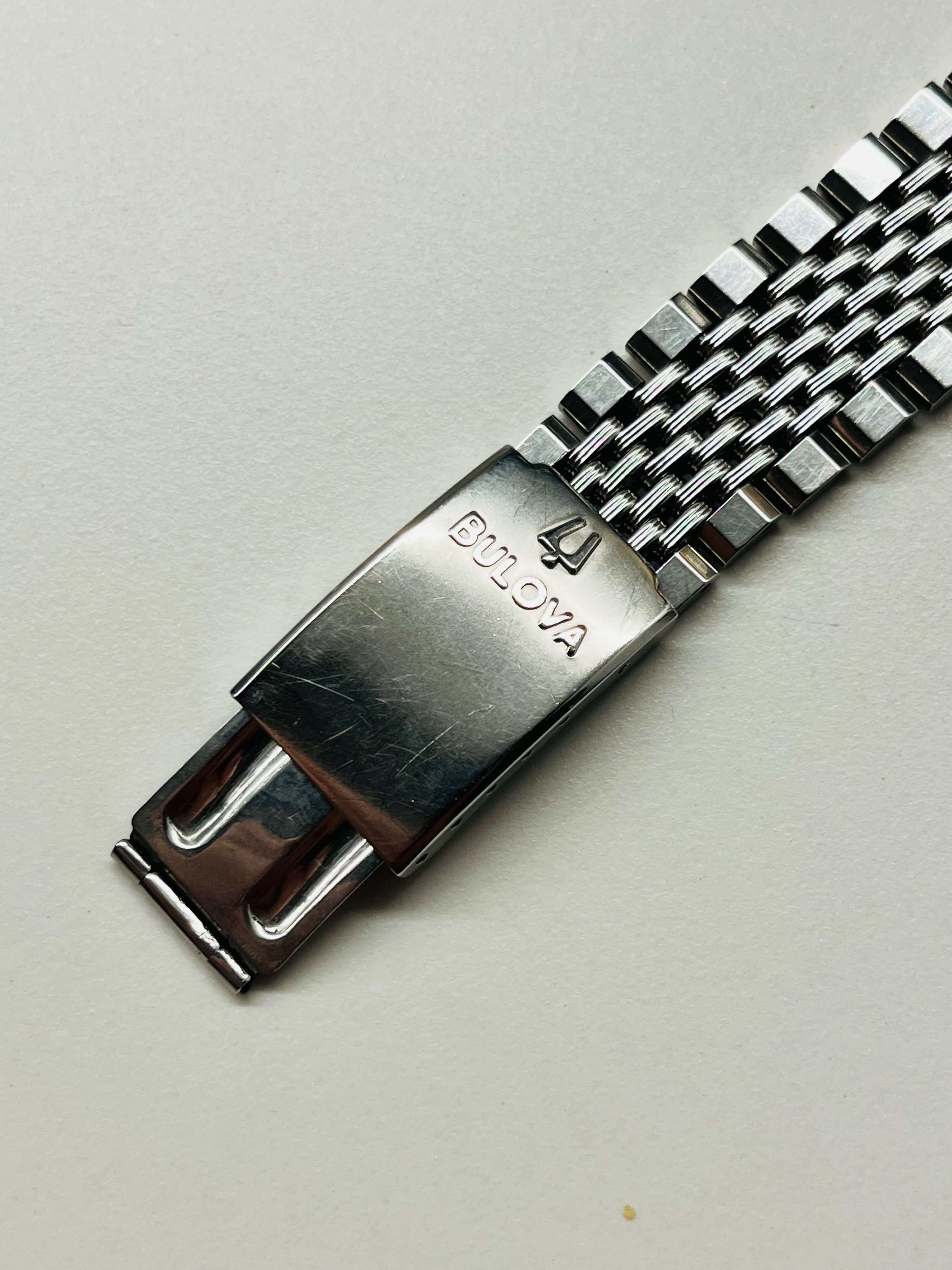 Bulova Datejust — foto