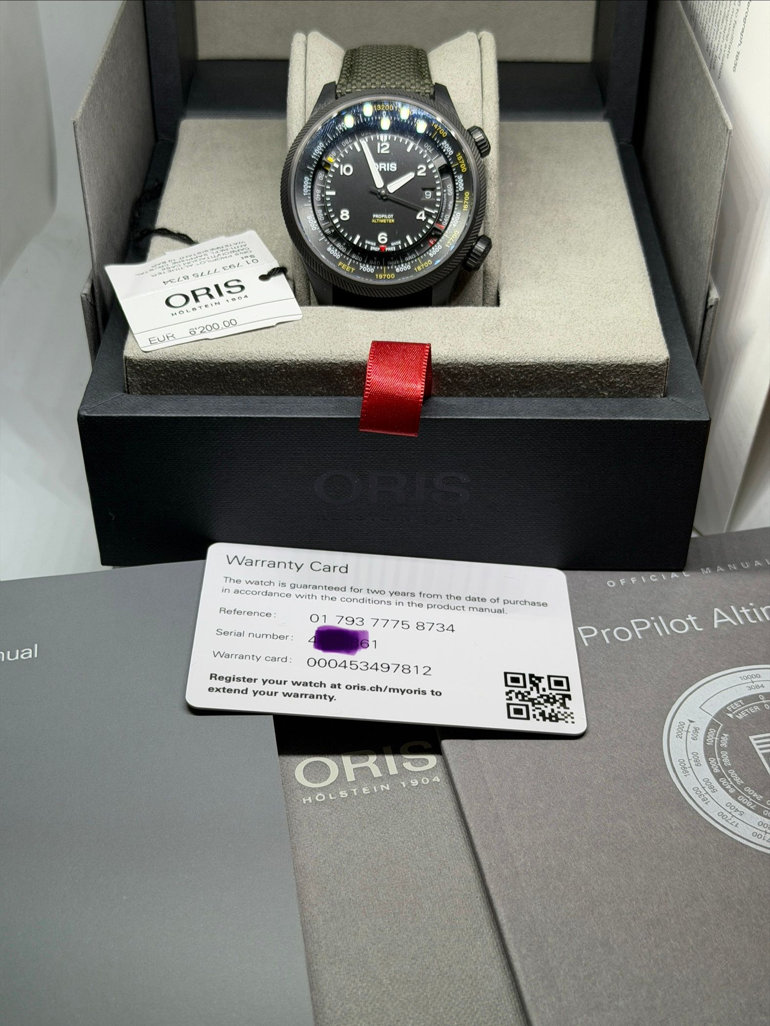 Oris Pro Pilot Altimeter — foto