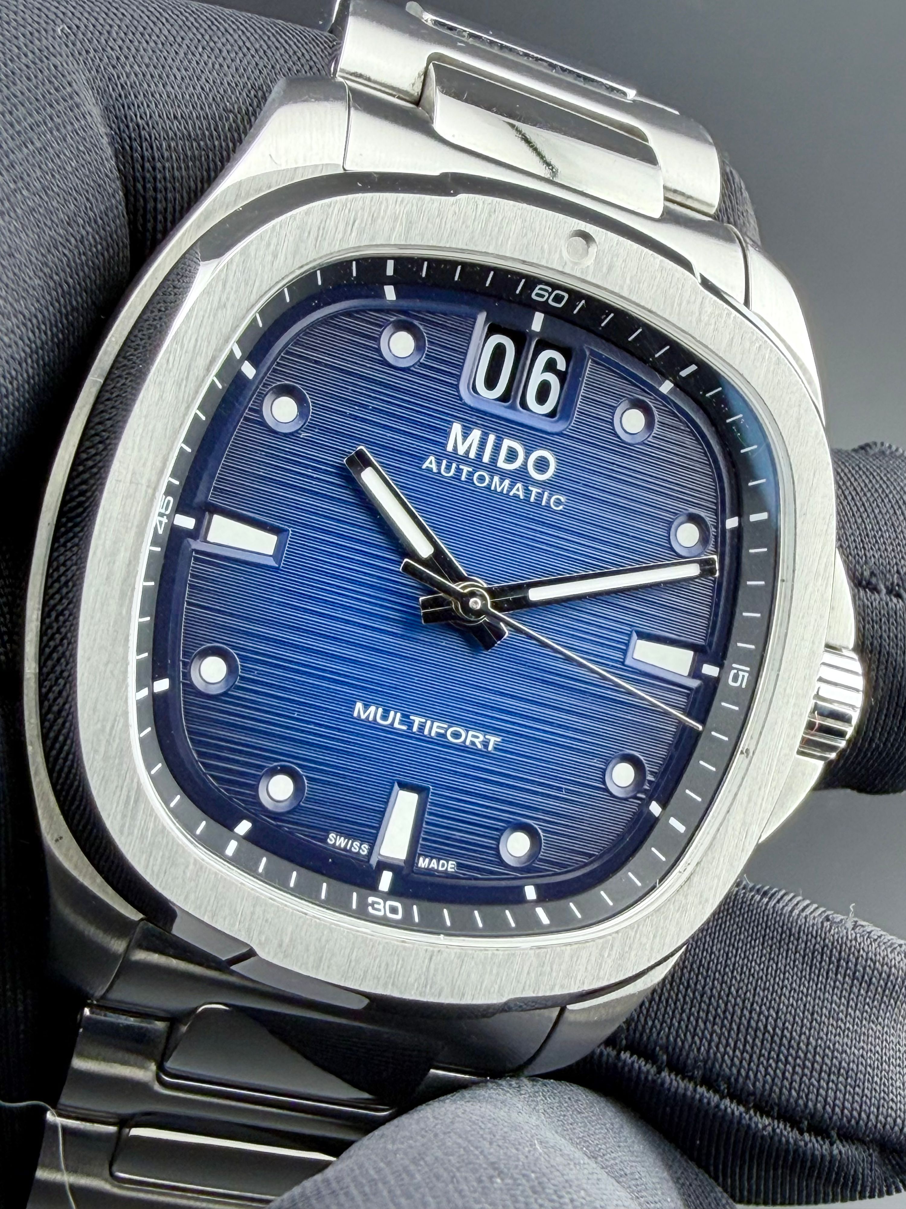 Mido Multifort TV Big Date — foto