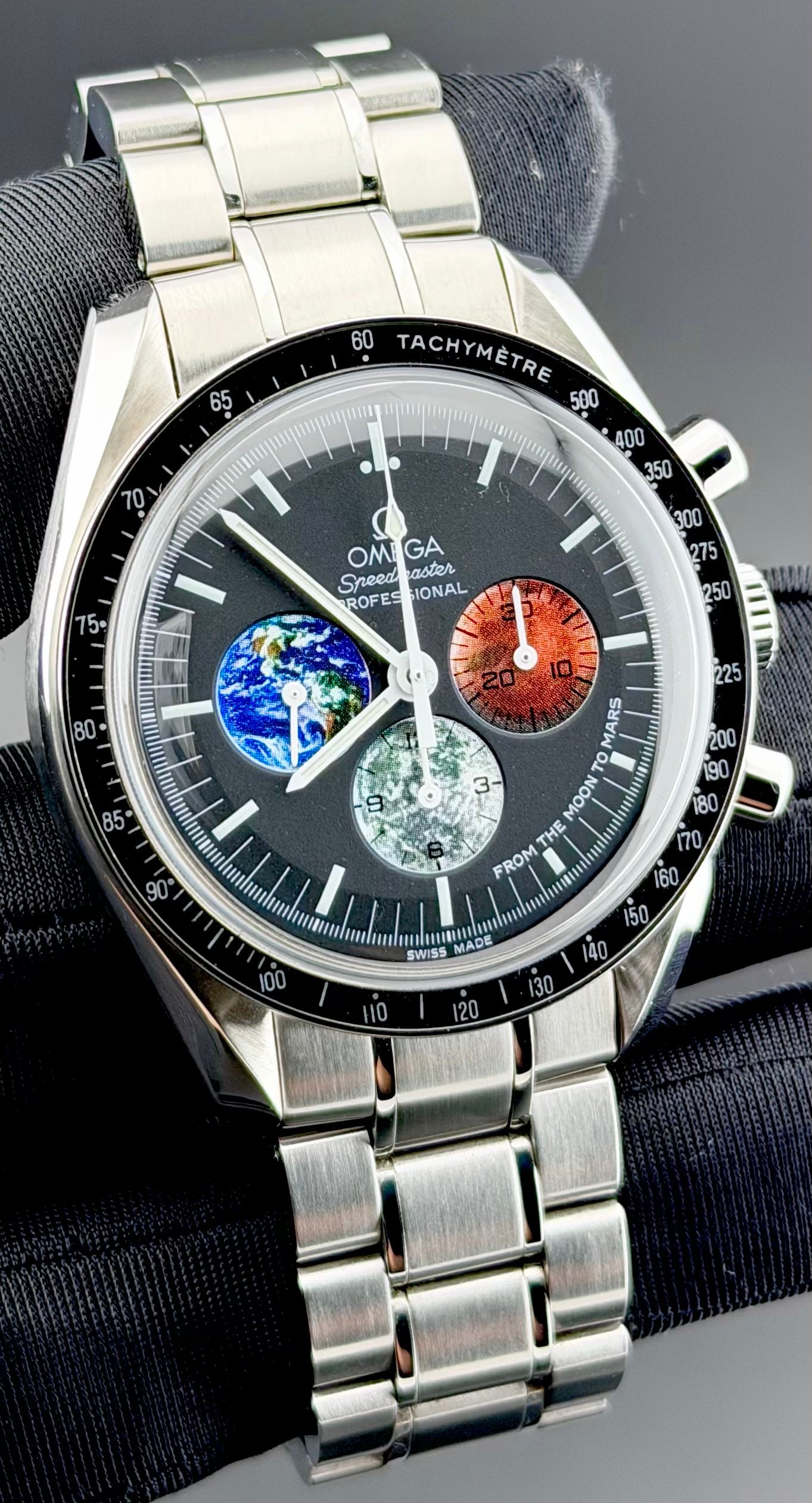 Omega Speedmaster “From The Moon To Mars” — foto