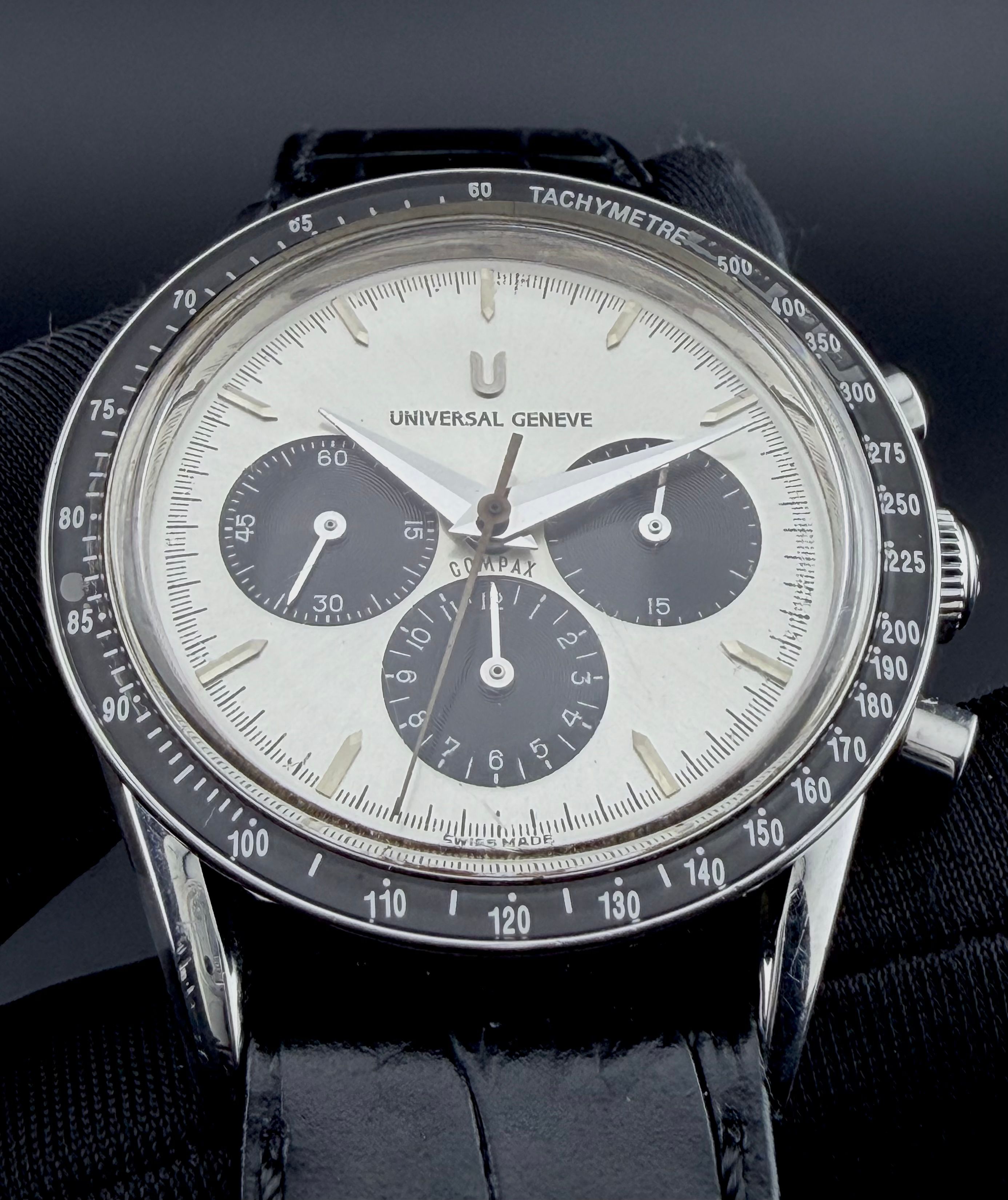 Universal Genève Compax Chrono — foto