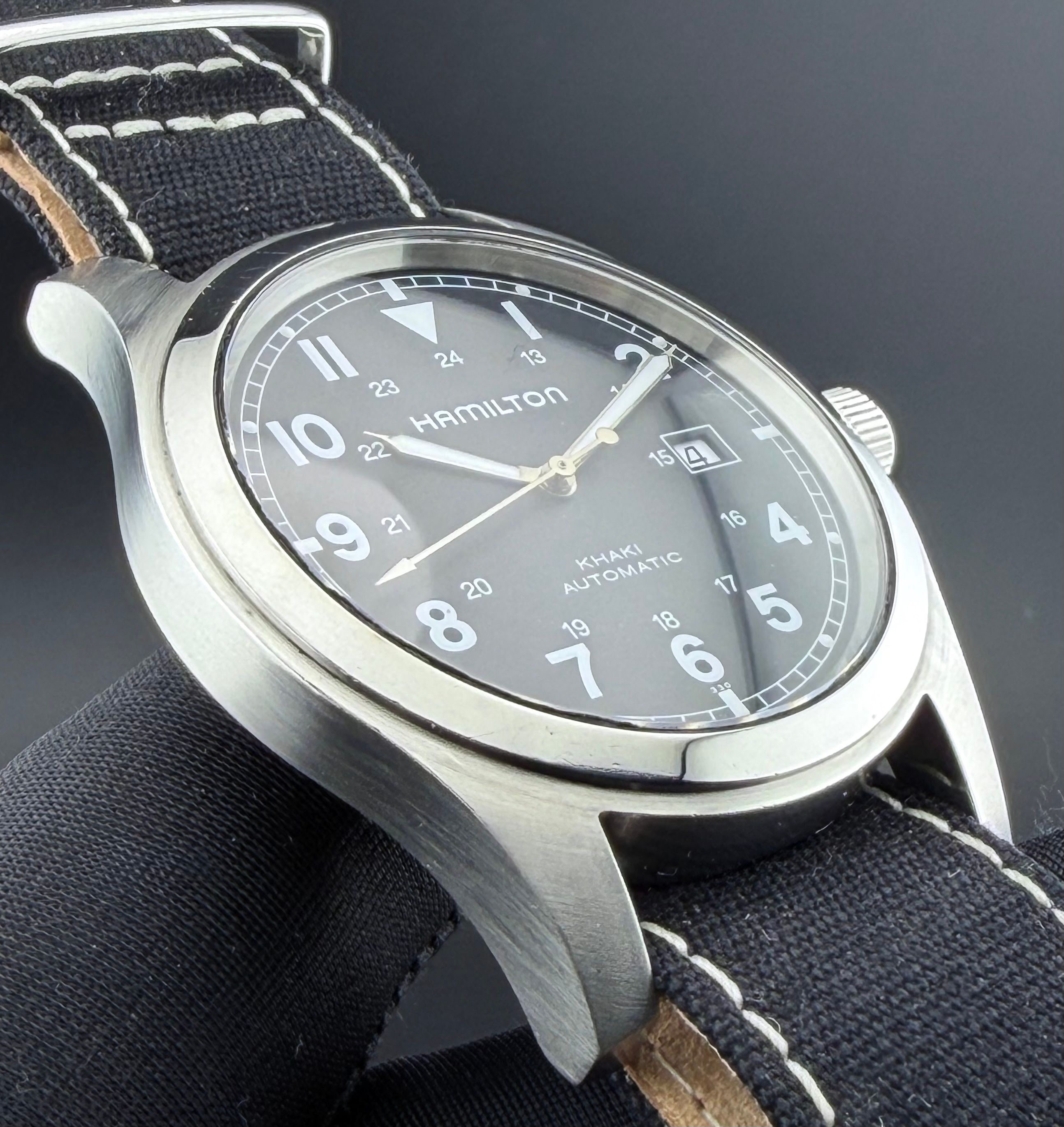 Hamilton Khaki Field Auto — foto