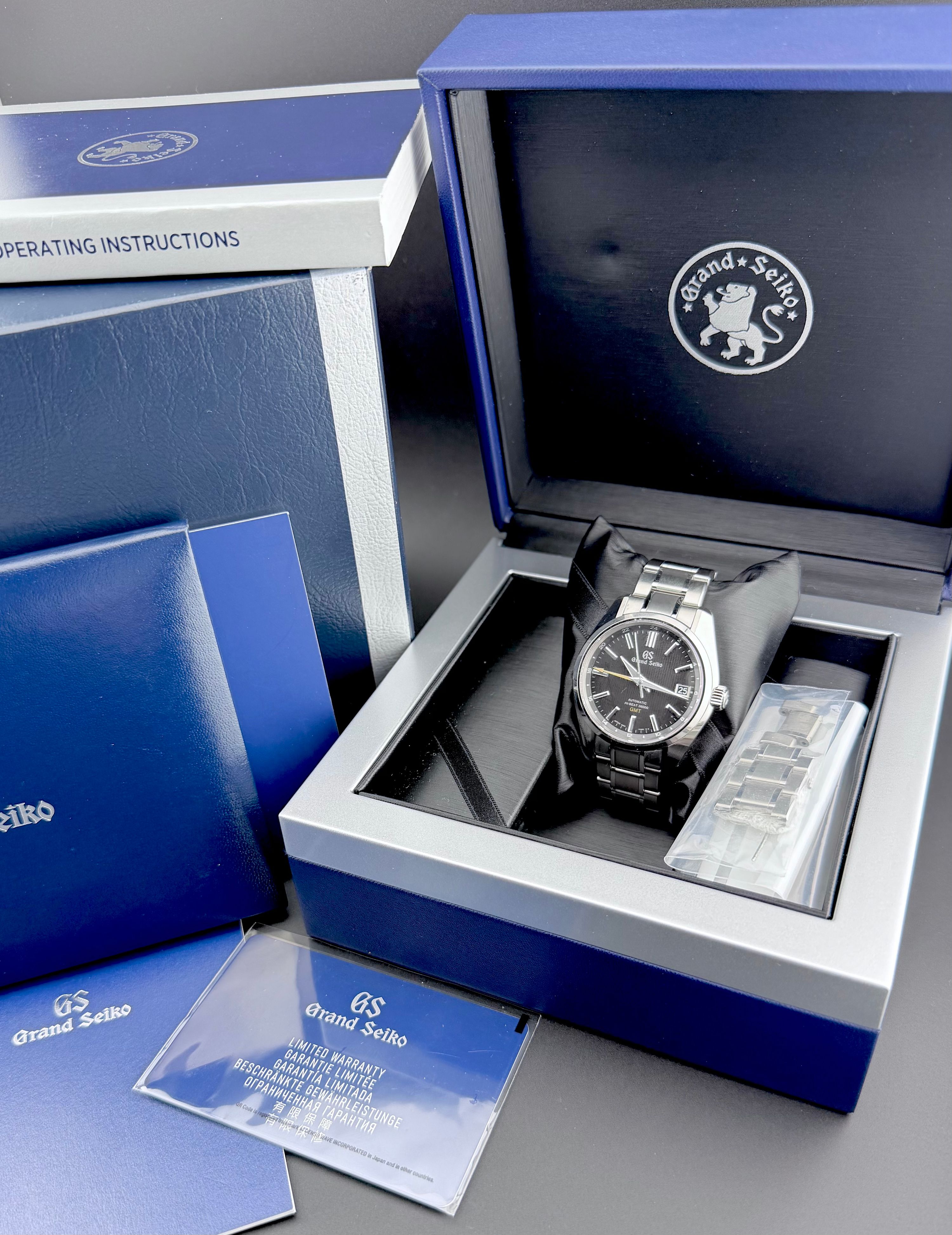 Gran Seiko Heritage Hi-Beat GMT Titanium — foto