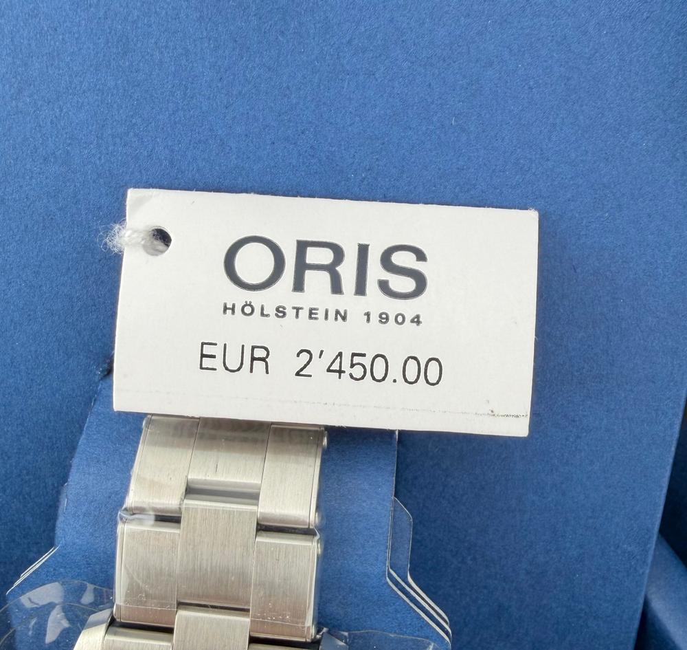 Oris Diver Sixty-Five Date Waldemburg Forest — foto