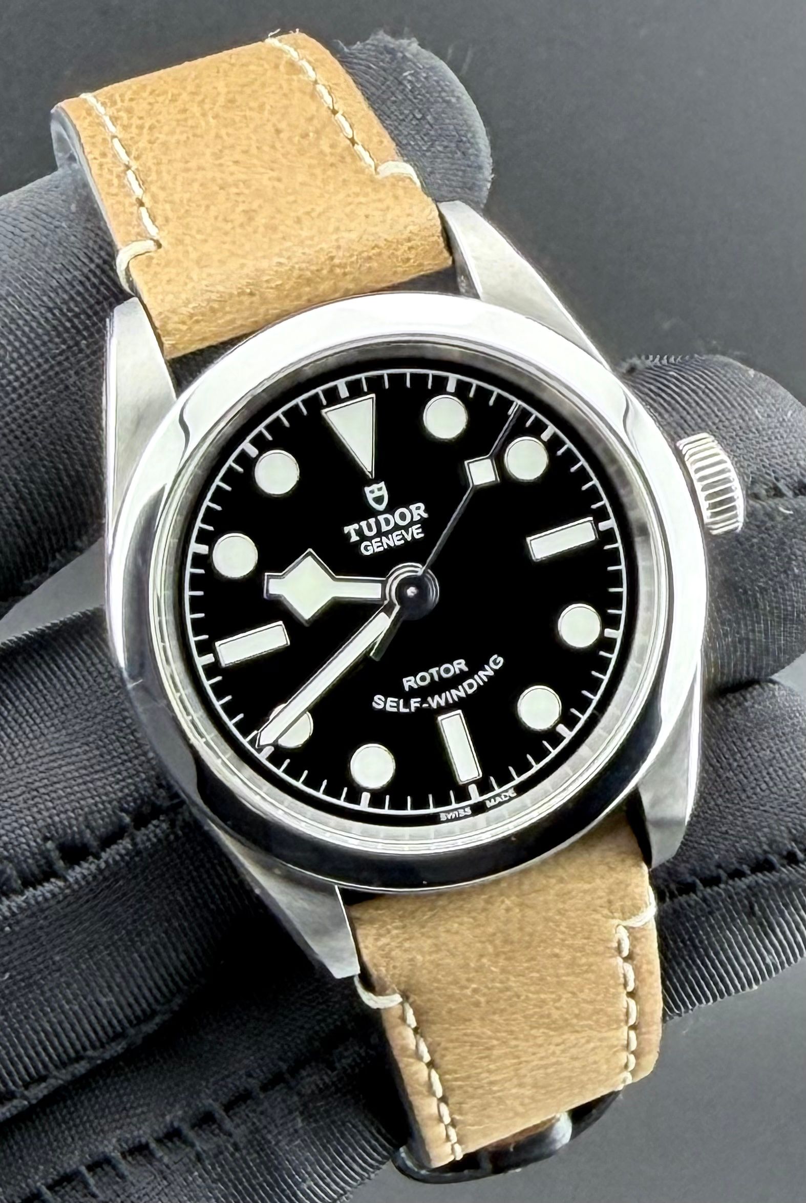 Tudor Black Bay 32 — foto