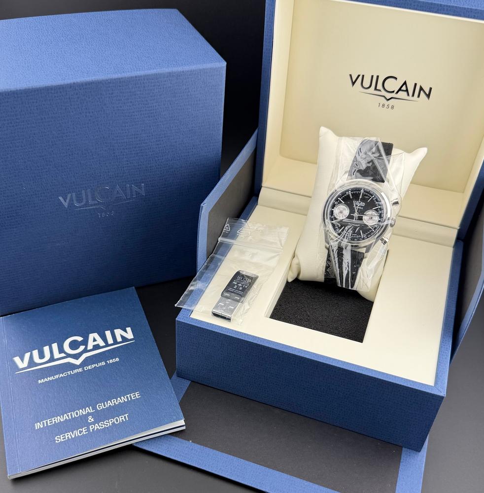 IN OFFERTA — Vulcain 1970 Chronograph reverse panda — foto