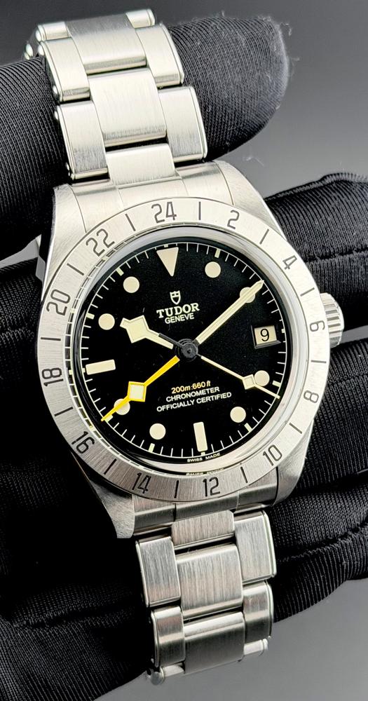 Tudor Black Bay Pro — foto