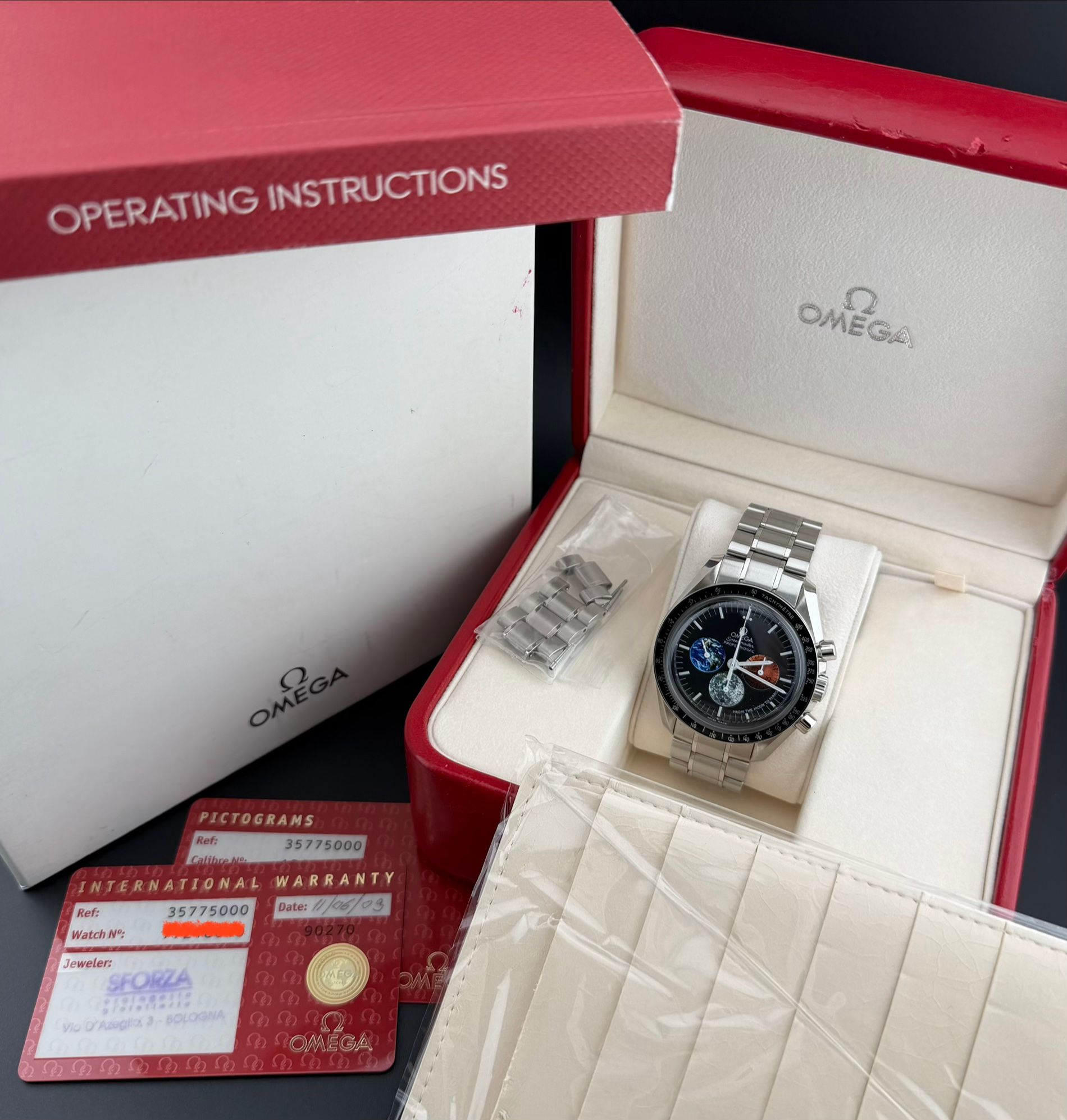 Omega Speedmaster “From The Moon To Mars” — foto
