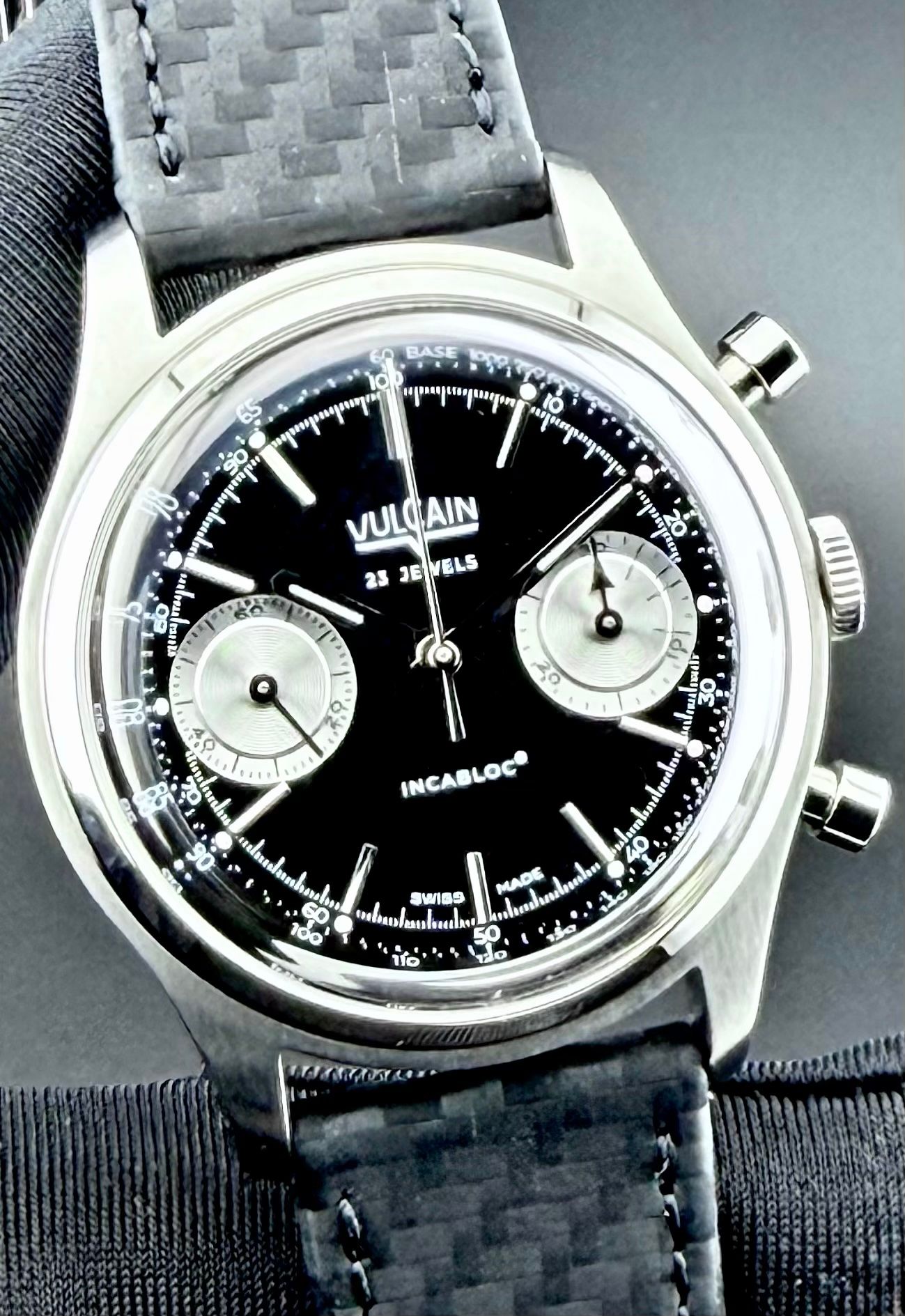 IN OFFERTA — Vulcain 1970 Chronograph reverse panda — foto
