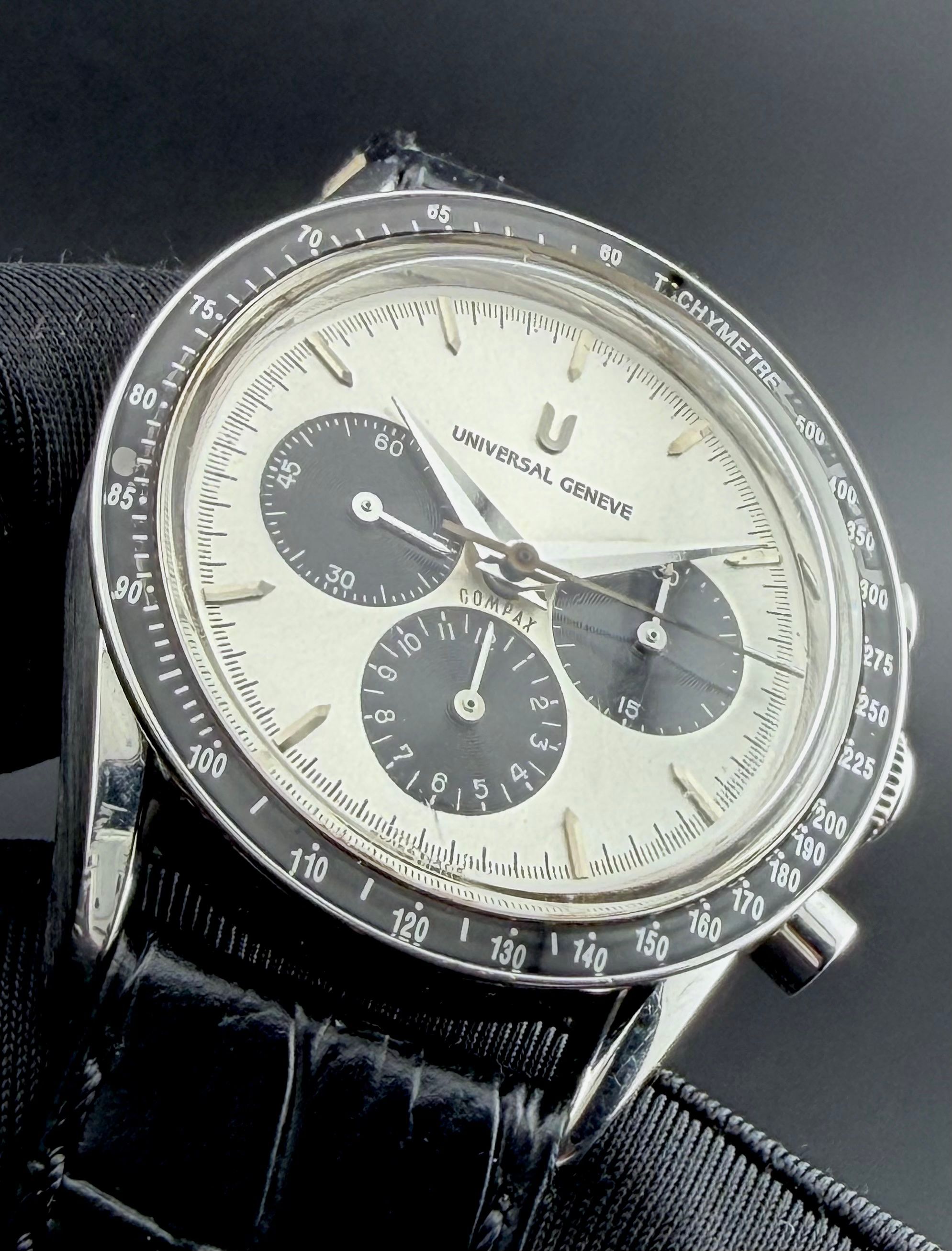 Universal Genève Compax Chrono — foto