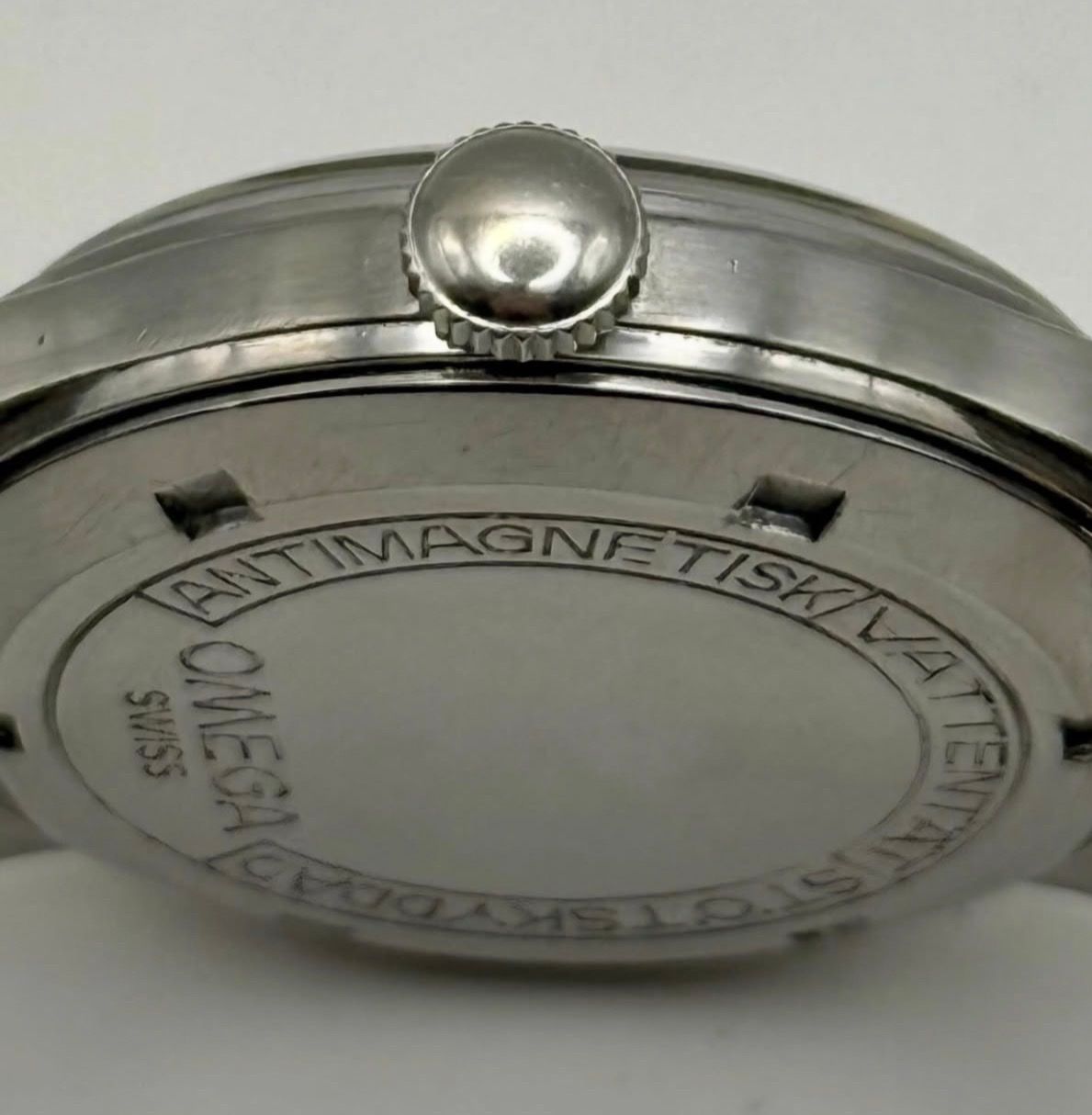 Omega Suveran Tuxedo Dial - Sweden Military — foto
