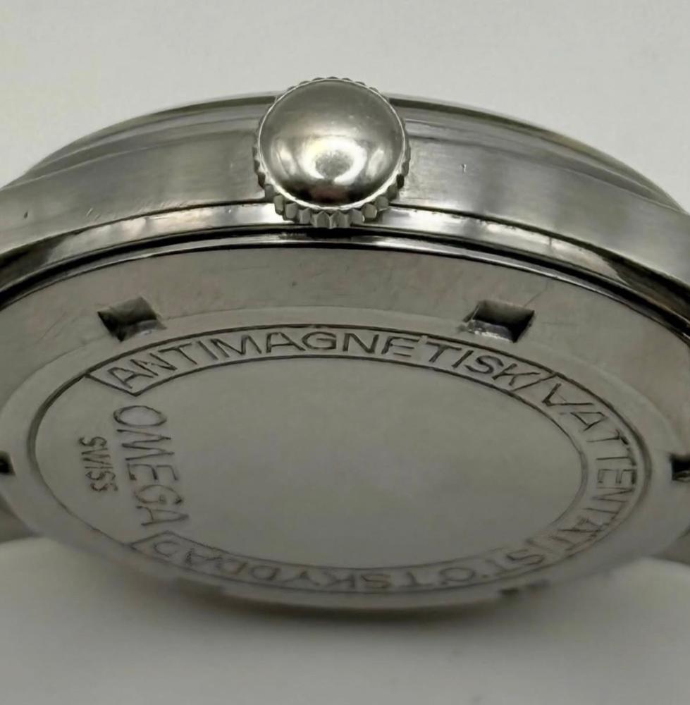 Omega Suveran Tuxedo Dial - Sweden Military — foto