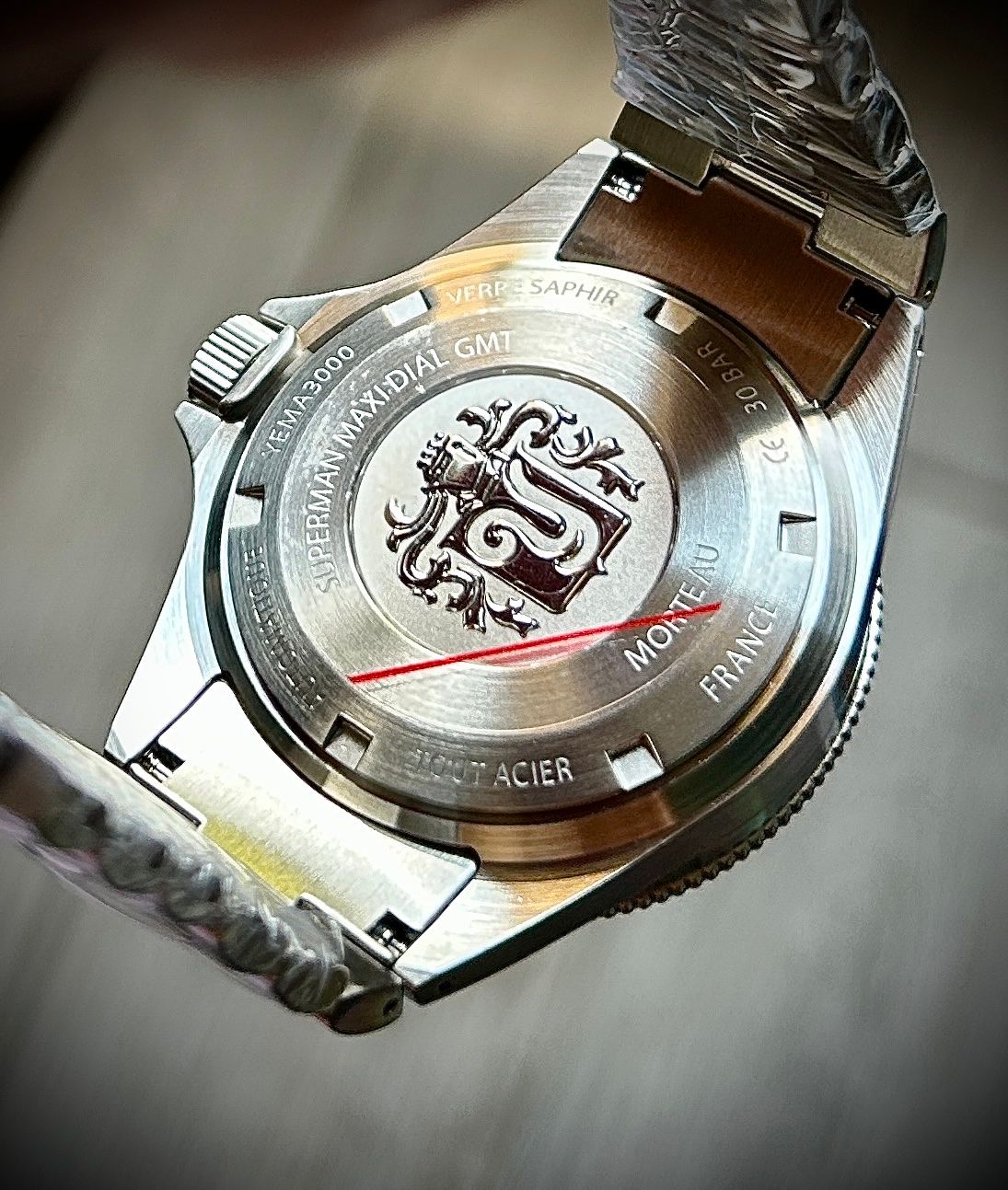 Yema Superman GMT Coke 300m — foto