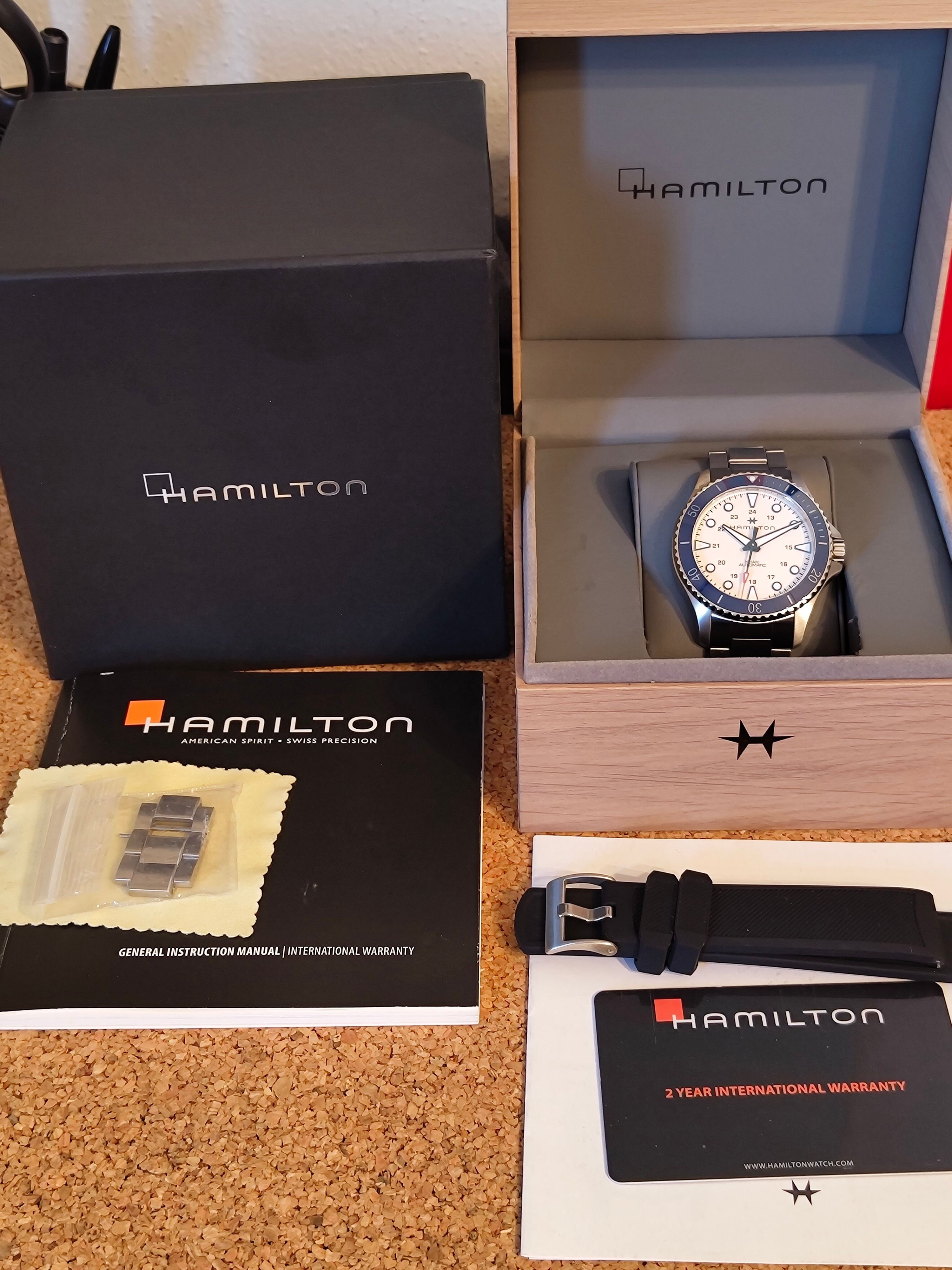 Hamilton khaki Navy Scuba — foto