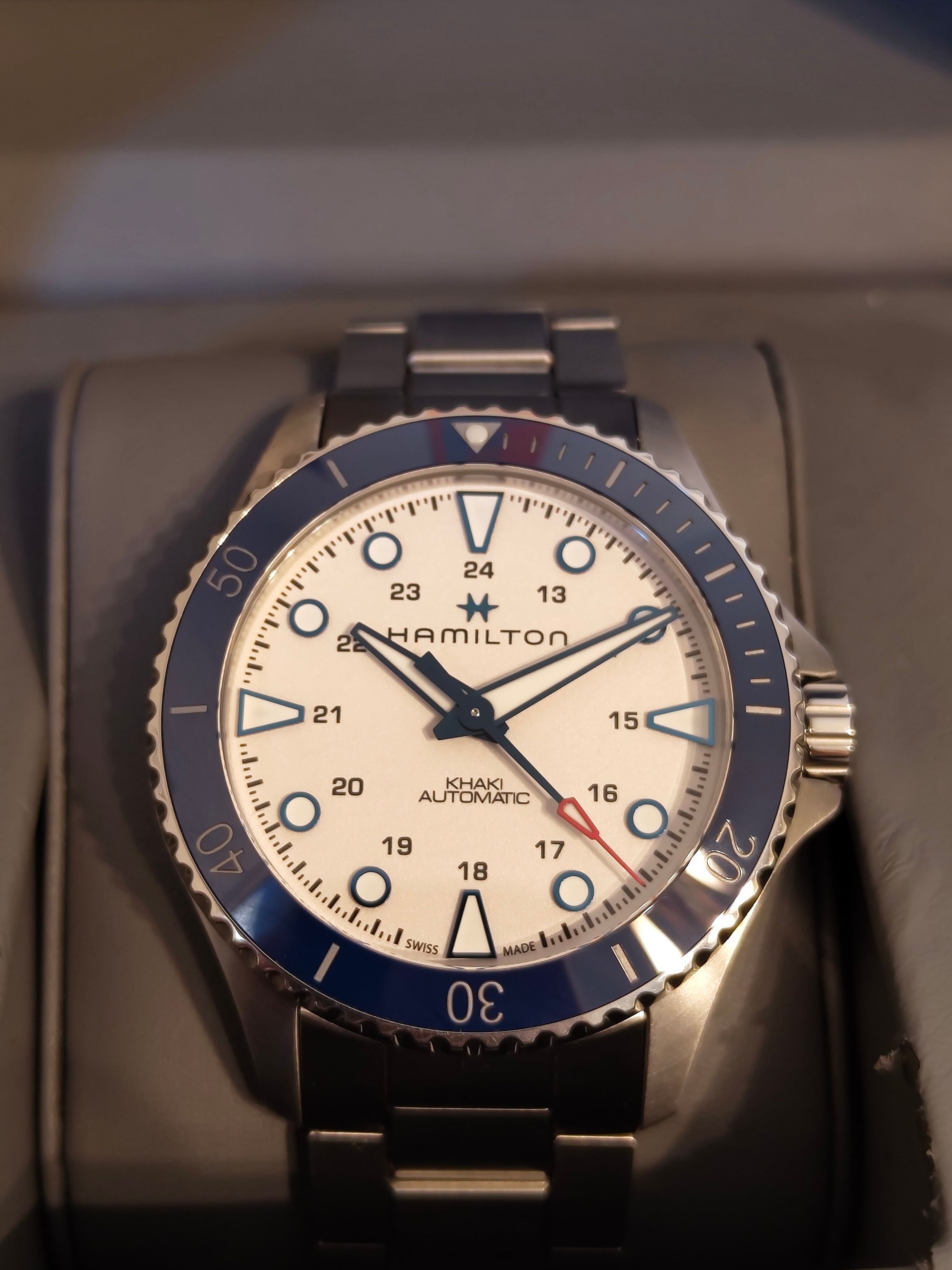 Hamilton khaki Navy Scuba