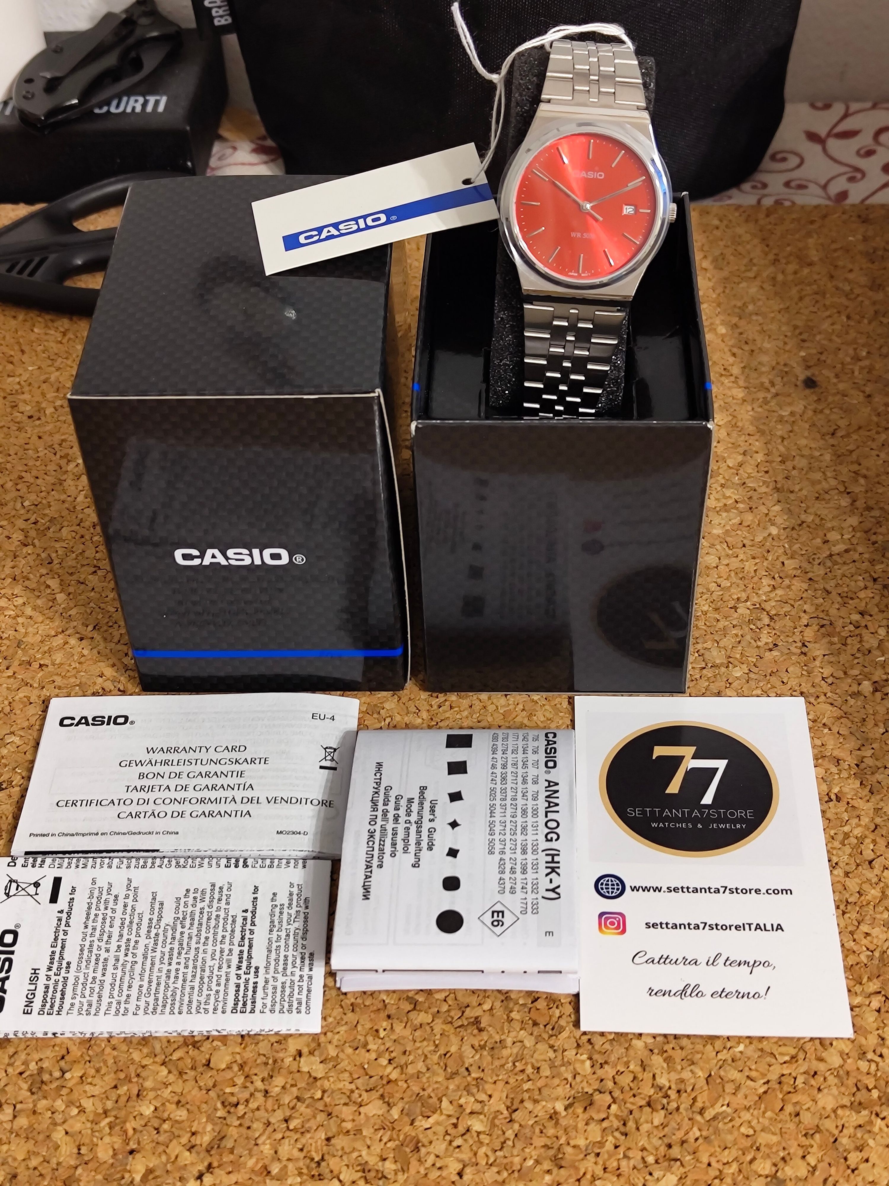 Casio MTP-B145D Red — foto