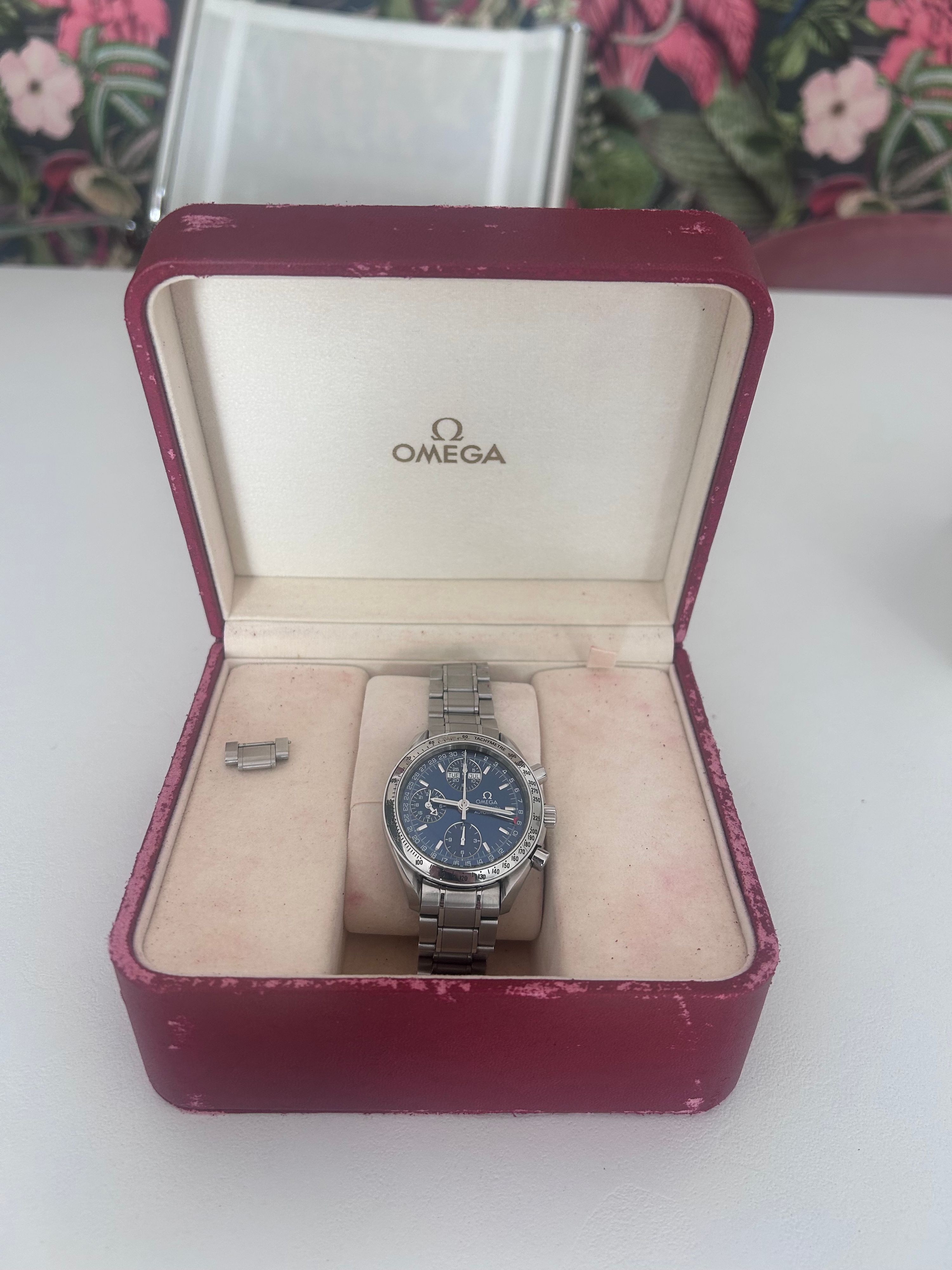 Omega Speedmaster date